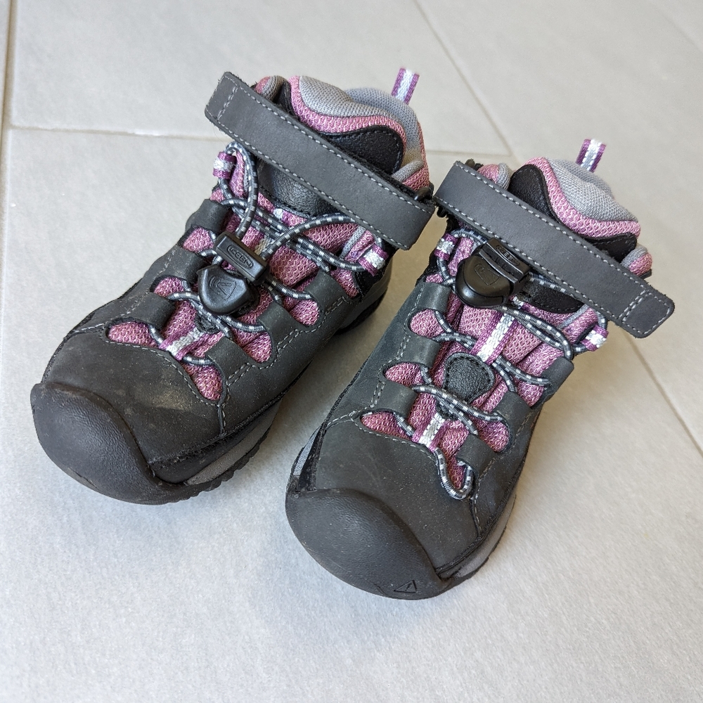 KeenTarghee Mid Waterproof Hiking Shoes